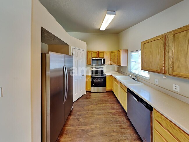 Building Photo - 2314 E 1170 S