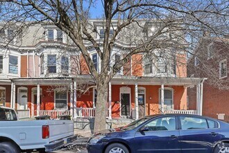 Building Photo - 512 Curtin St