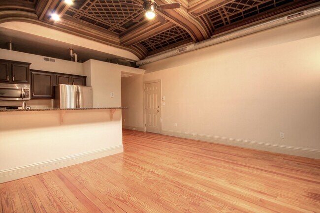 Foto del edificio - 10 E Main St