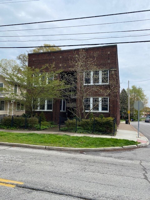 Foto principal - 7009 Franklin Blvd