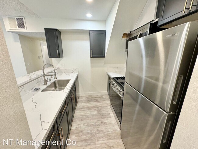 Foto del edificio - 2 br, 1 bath Apartment - 3715 Canfield Ave...