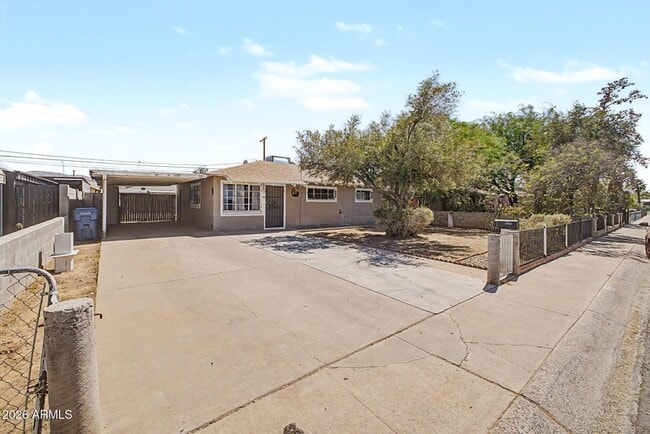 Photo - 1823 E Sunland Avenue Unit House