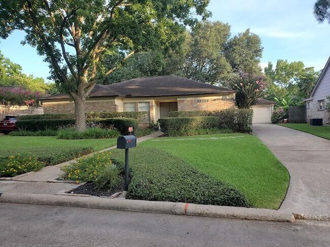 Building Photo - 20239 Monkswood Dr