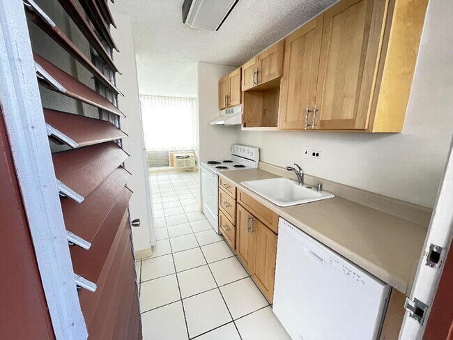 Foto del edificio - To register for the showing time below, no...