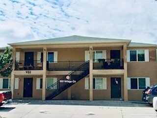 Foto del edificio - 922 Village Cir
