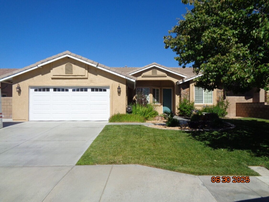 Primary Photo - Gorgeous Custom One Story Offering 2185 sq...