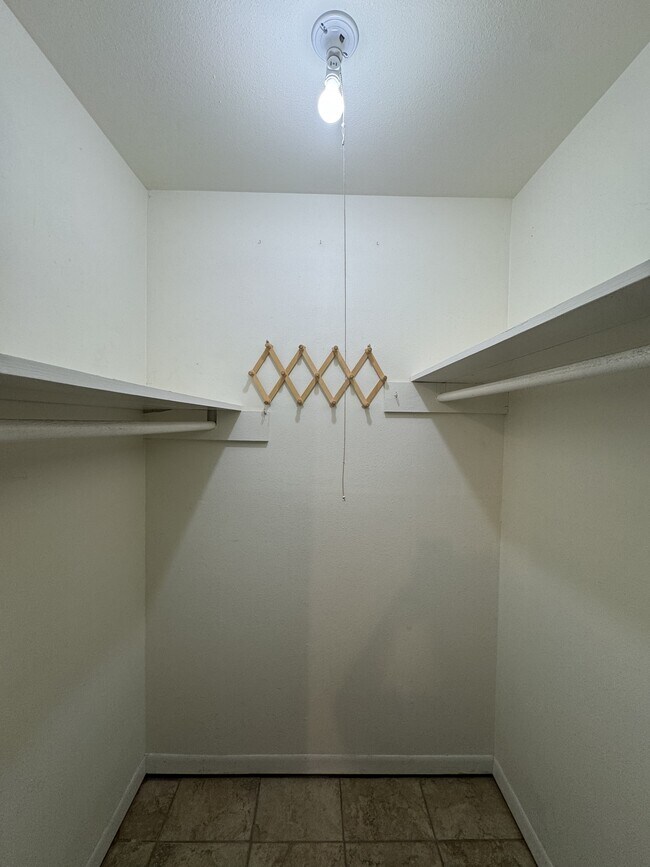 Foto del edificio - 3608 Edgemont Dr