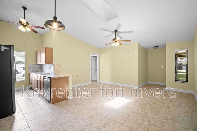 Building Photo - 1417 SW 51st Ln