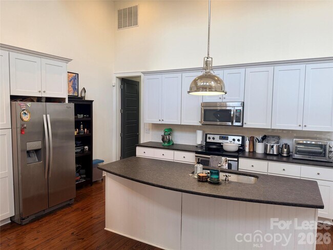 Foto del edificio - 113 N Main St