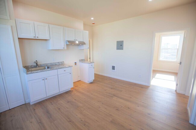 Building Photo - 497