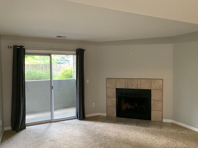 Building Photo - 4654 White Rock Cir