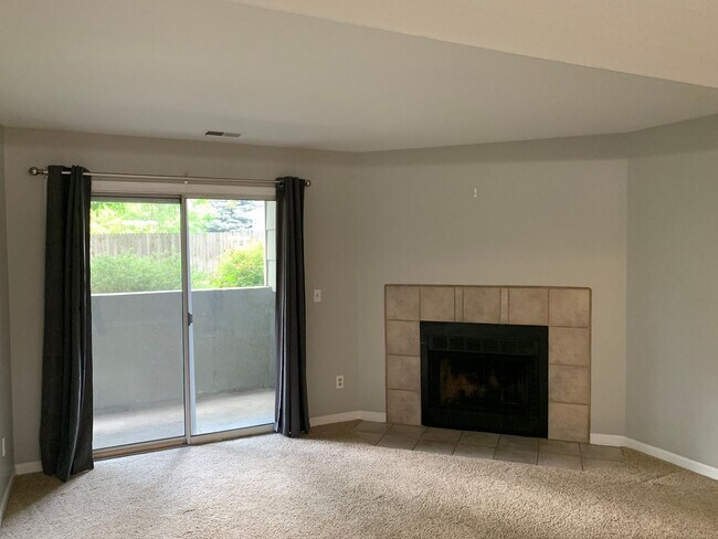 Foto del edificio - 4654 White Rock Cir