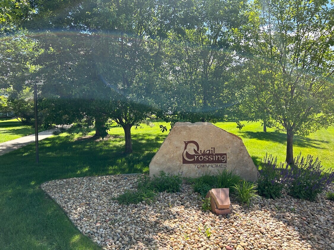 Primary Photo - 1419 Red Mountain Dr