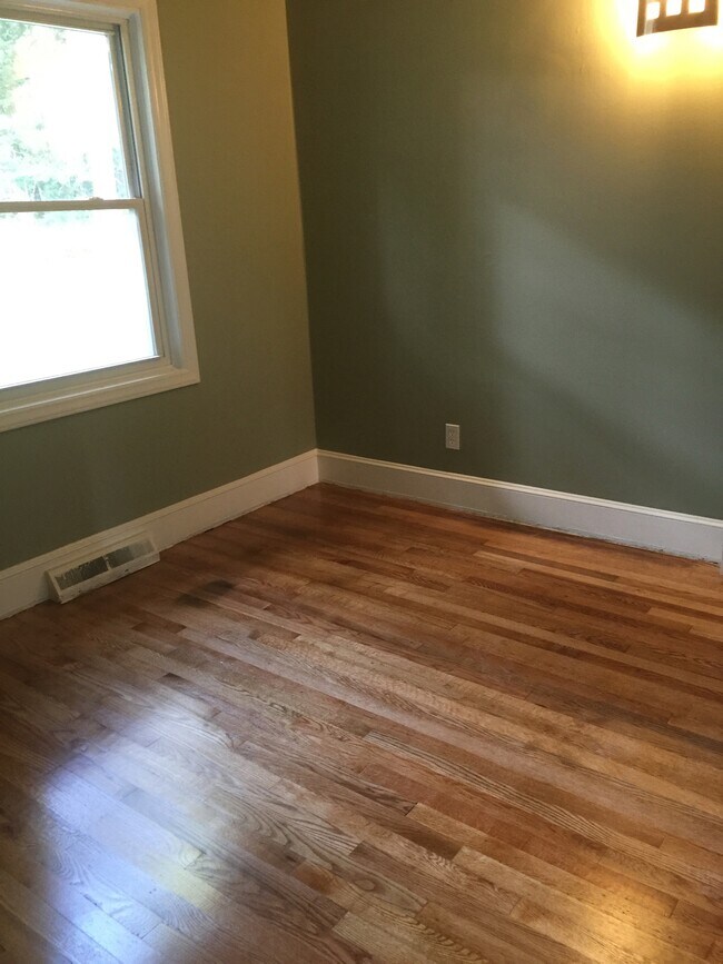 Building Photo - 1611 Wilmette Ct