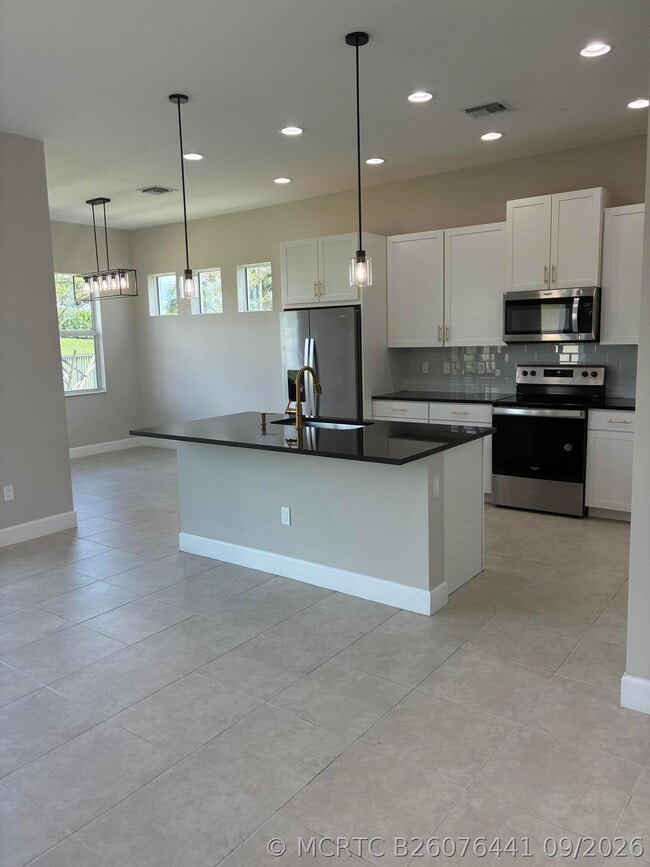 Building Photo - 5518 Macoon Wy