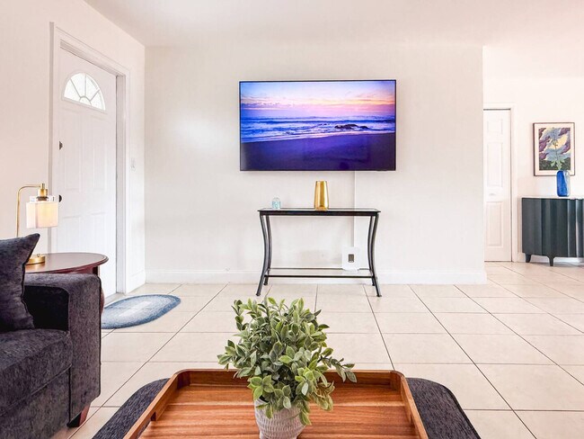 Foto del edificio - 3672 NW 18th Ave