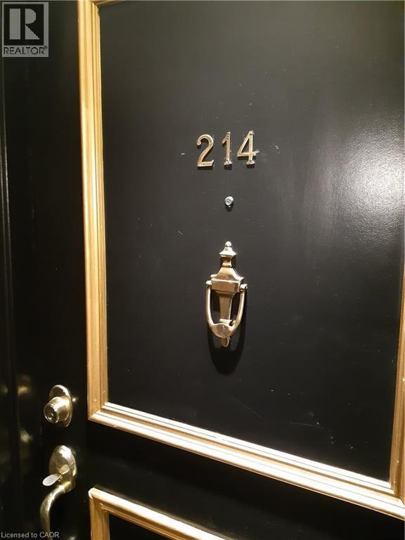 Building Photo - 135 James St S