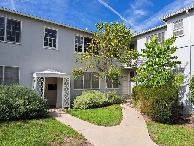 Foto del edificio - 816 E Carson St