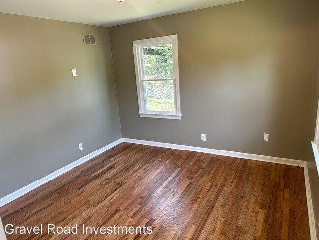 Foto del edificio - 3 br, 1.5 bath House - 2429 1st Street East