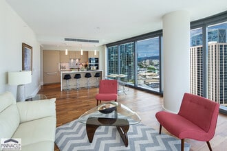 Building Photo - 1108 Auahi St