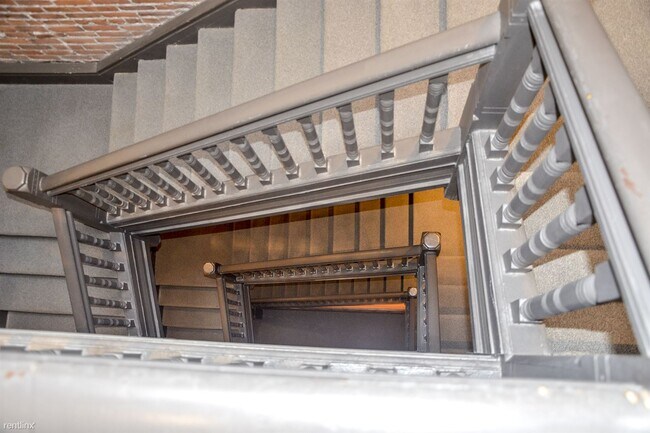 Foto del edificio - Studio, 1 bath  - 270 Newbury St Apt 9