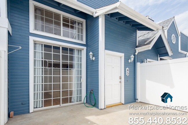Building Photo - 211 S Redwood Ave