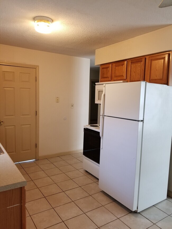 Foto del edificio - 717 Demaret Dr