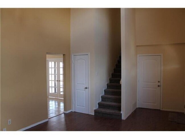 Foto del edificio - 7401 Lakehurst Rd