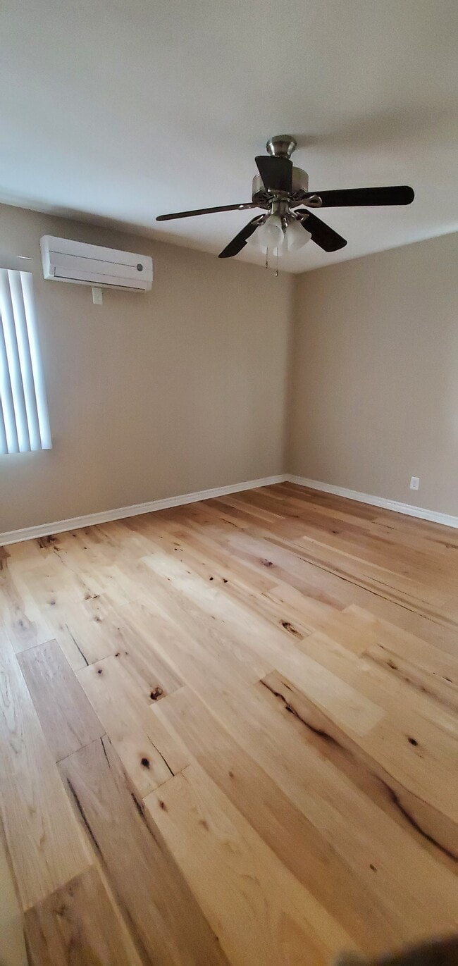 HARDWOOD FLOORS, AC IN ALL ROOMS - 1117 Shenandoah St