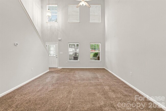 Foto del edificio - 345 Doughton Ln