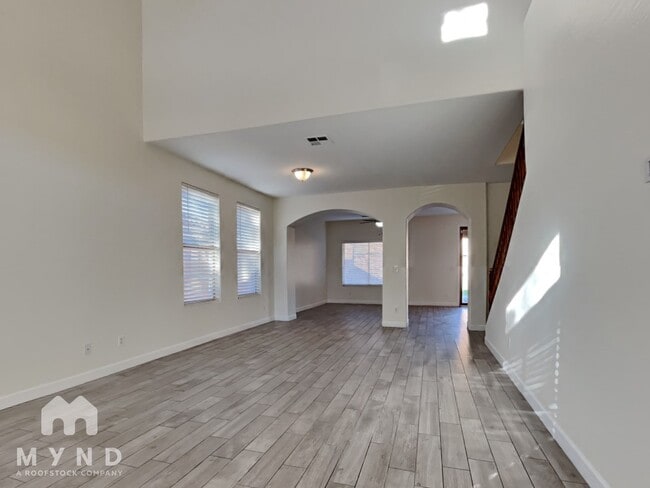 Building Photo - 6418 S 49th Dr