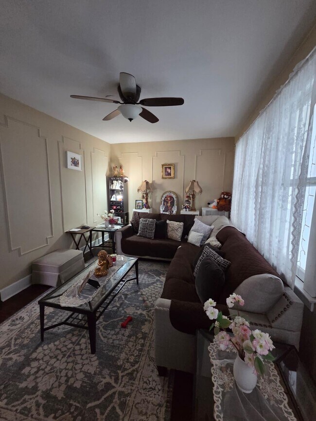 Foto del edificio - 327 7th St