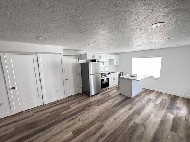 Building Photo - 4214 1470 N