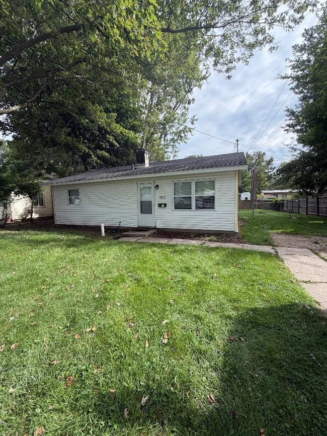 Building Photo - 3003 Greenbelt Dr