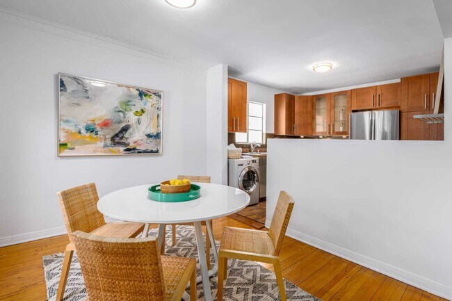 Foto del edificio - 1234 Havenhurst Dr