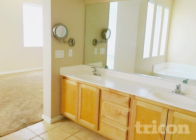 Foto del edificio - 6451 Spiced Butter Rum St