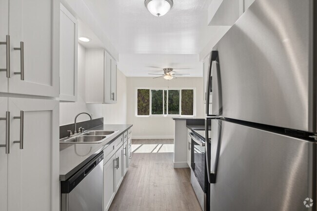 2 habitaciones, 2 baños - 1400 pies cuadrados - Cocina - White Oak Terrace Apartments
