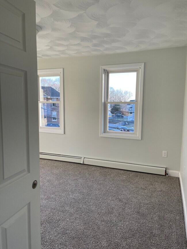 5 Kilmer Ave Unit 1, Taunton, MA 02780 Apartments in Taunton, MA