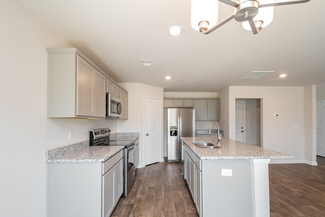 Foto del edificio - Burnside Farms with community Pool!!