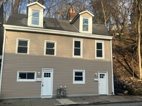 Building Photo - 1146 Woods Run Ave