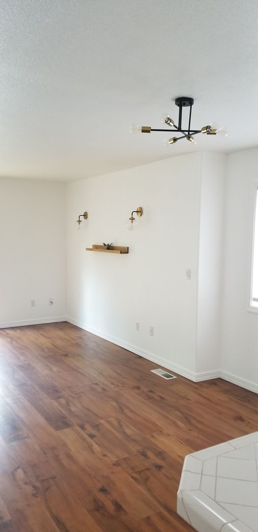 Building Photo - Charming 3 Bedroom North Portland Townhome!