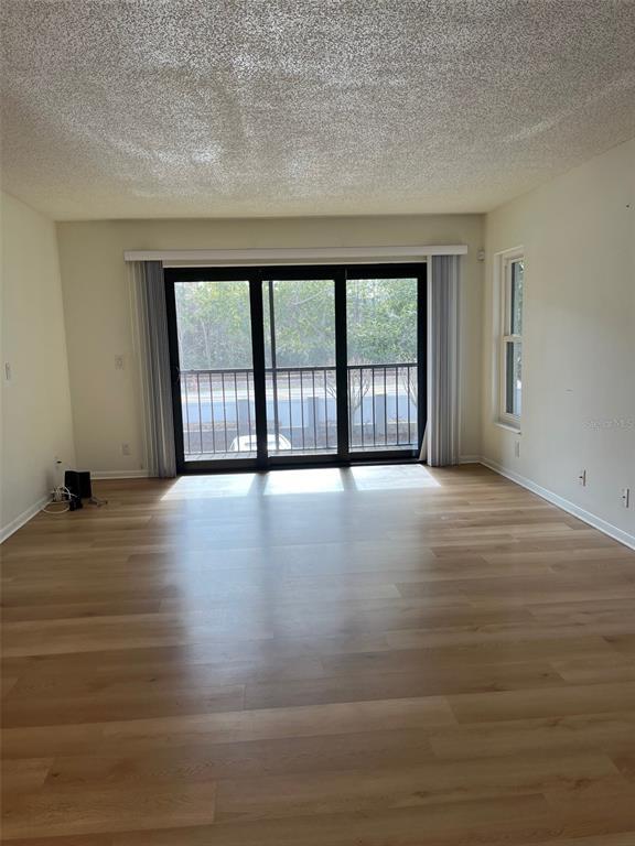 Foto del edificio - 1321 S Pine Ridge Cir