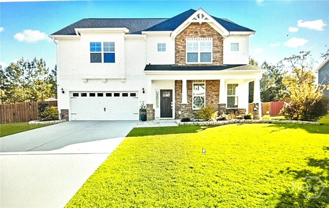 Foto principal - 604 Majestic Dr