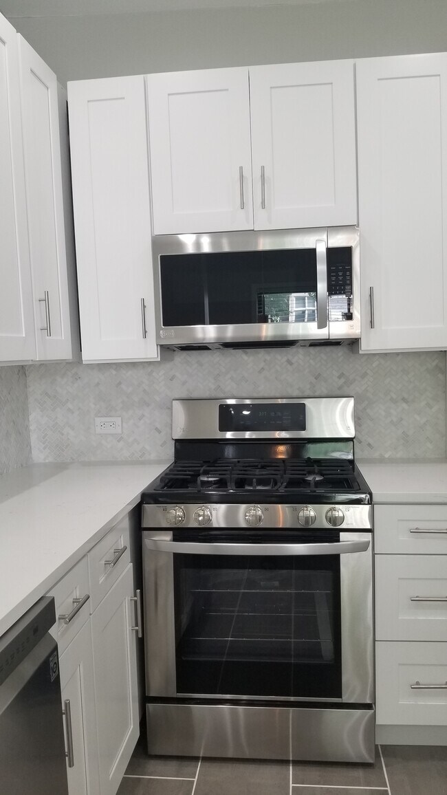 Foto del edificio - 3624 N Racine Ave