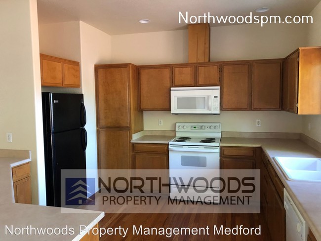 Foto del edificio - 3 br, 2 bath House - 1857 Northwood Dr
