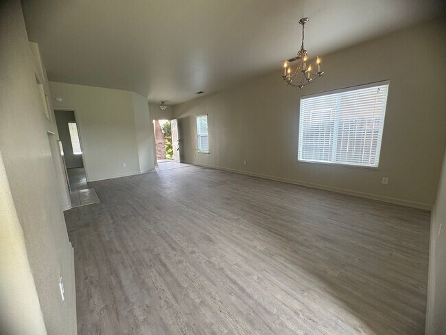 Foto del edificio - Nice 3-Bedroom House