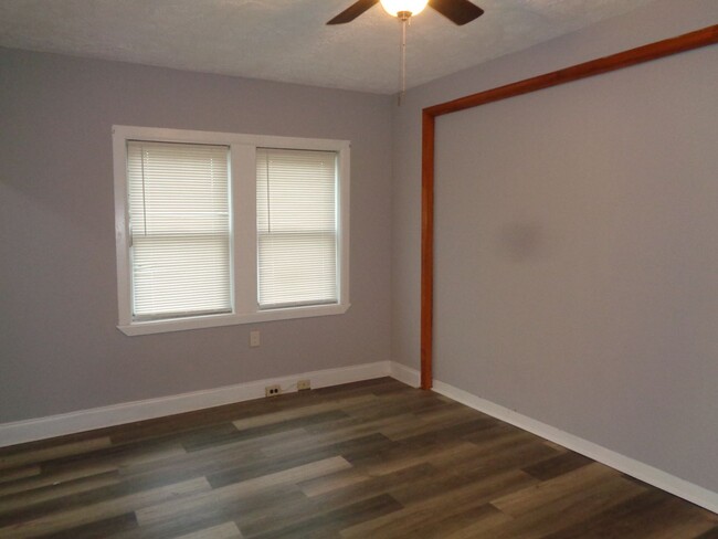 Building Photo - 3826 Fairhaven Ave