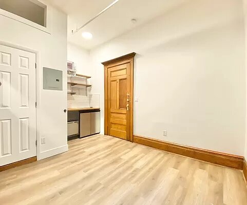 Building Photo - 550 W 149th St