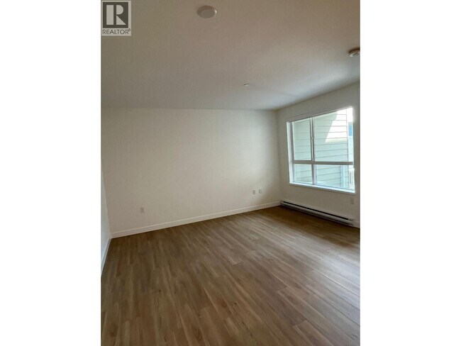 Building Photo - 723 Grover Ave