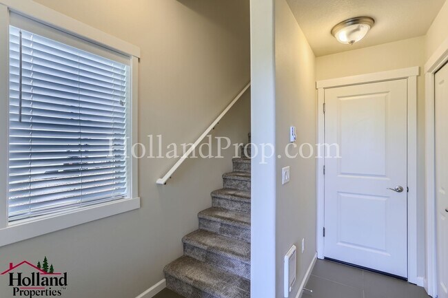 Foto del edificio - Fantastic Townhome is Waiting for You in B...